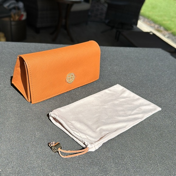 NWOT- Tory Burch Sunglass Case with Soft Pouch - Picture 7 of 9